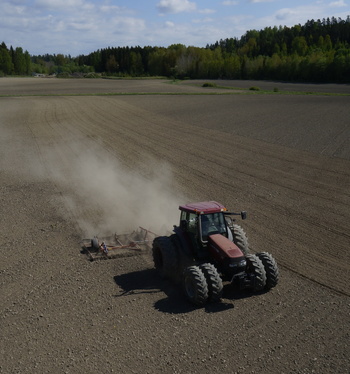 Kevätsää temppuili tauon toukotöihin
