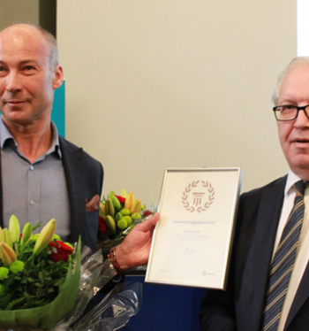 AKAVAN YRITTÄJÄPALKINTO JUHA HEMMINGILLE