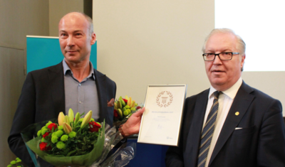 AKAVAN YRITTÄJÄPALKINTO JUHA HEMMINGILLE